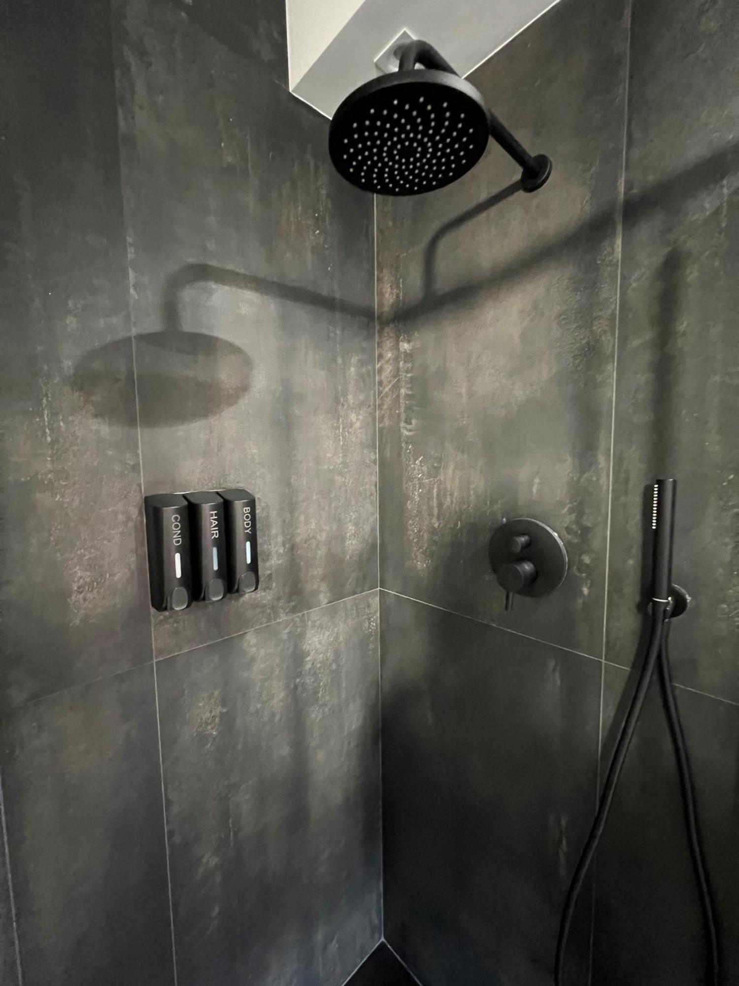 Alfea Suite Bologna Bagian luar foto