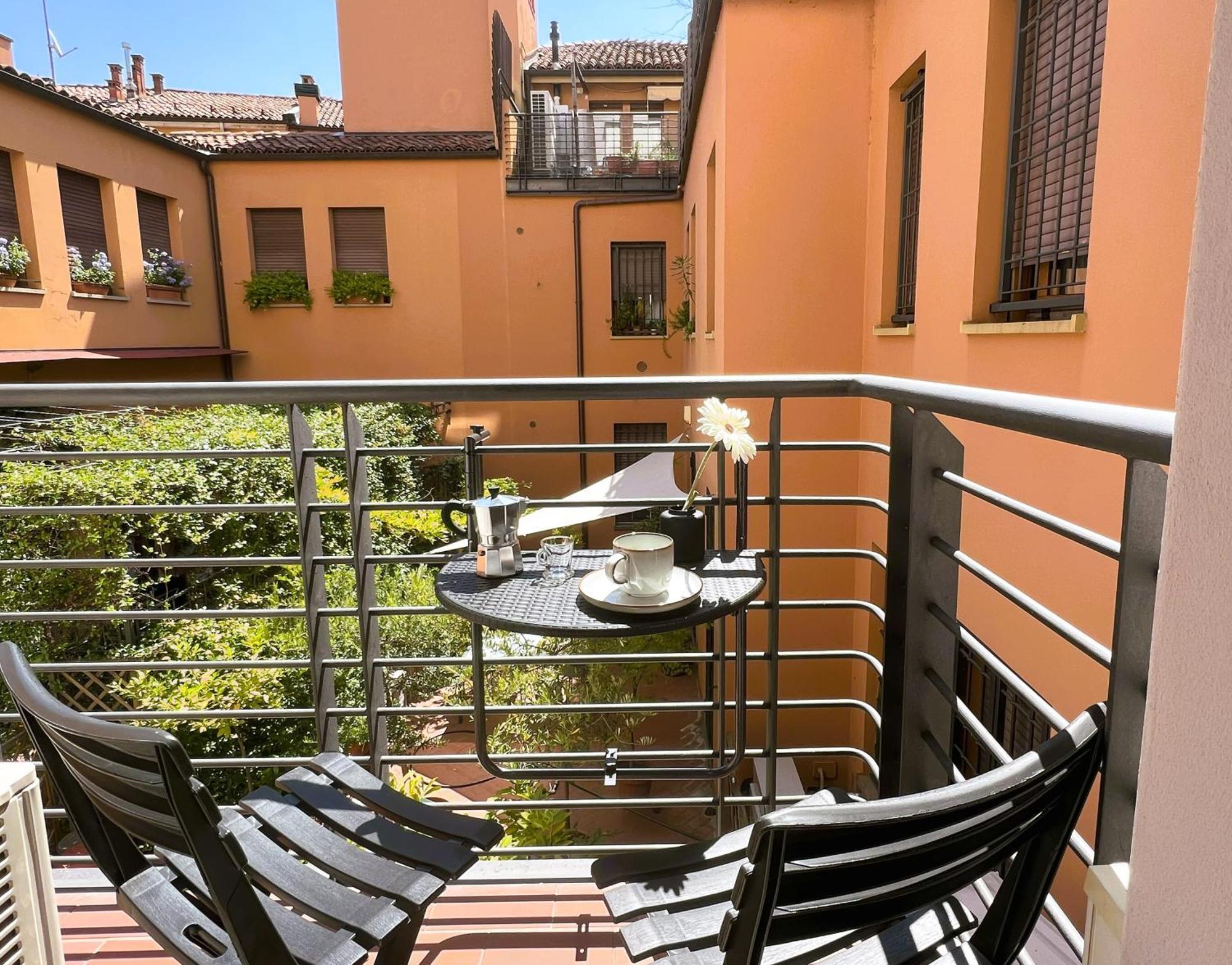 Alfea Suite Bologna Bagian luar foto