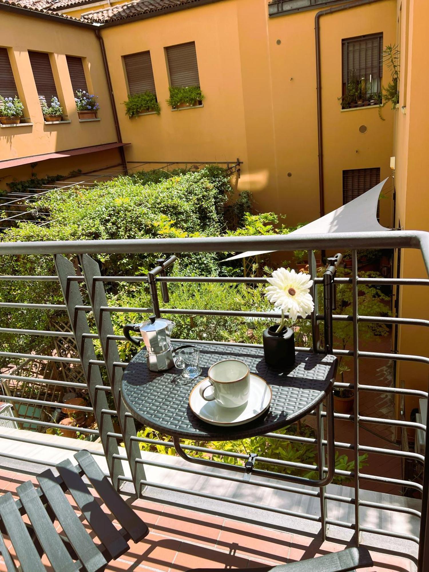 Alfea Suite Bologna Bagian luar foto